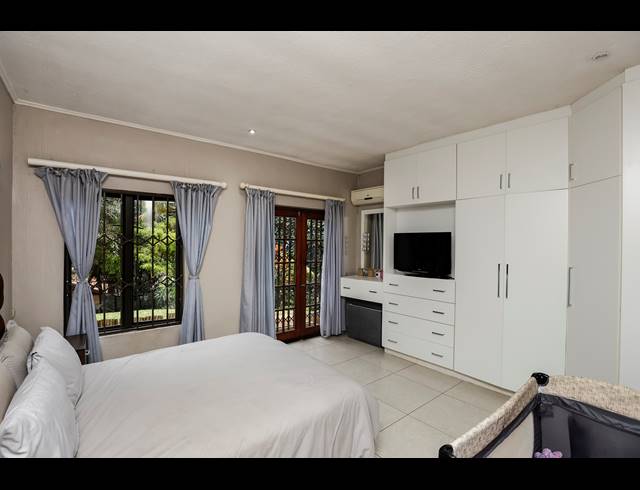3 BEDROOM APARTMENT FOR SALE IN UMHLANGA RIDGE